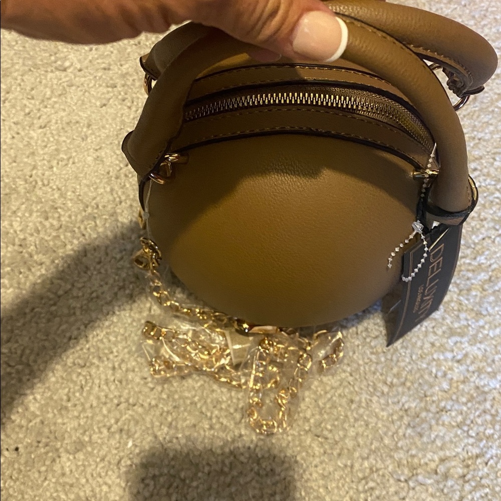 Deluxity LA Round Tan Handbag with Gold Chain NWT